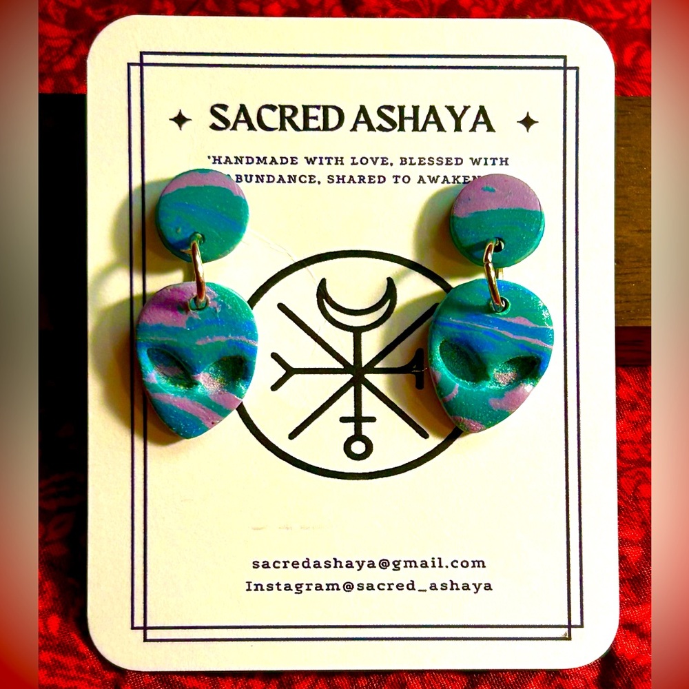 Marbled Alien Dangle Clay Stud Earrings